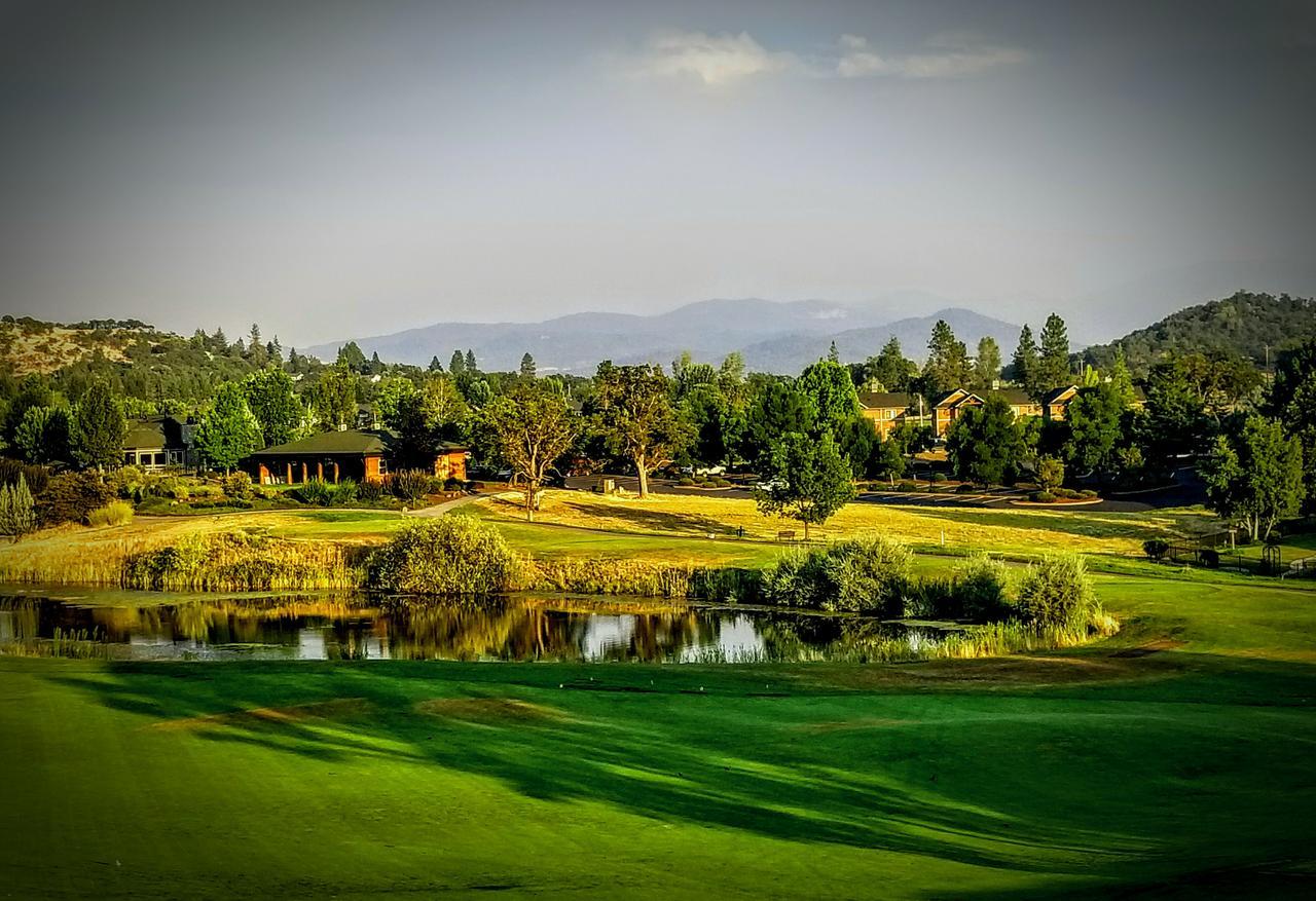Resort At Eagle Point Golf Club Lodging Εξωτερικό φωτογραφία